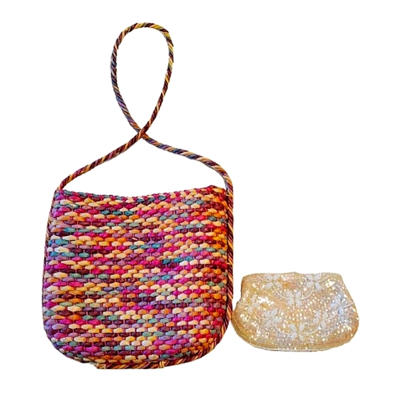 Lot of two purses: 1 beaded white clutch and 1 multicolored beach bag with strap - Picture 2 of 16